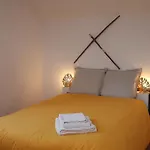 Maison Chaleureuse Et Familiale. *