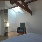 Maison Chaleureuse Et Familiale.