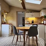 Maison Chaleureuse Et Familiale. Vakantiehuis Nalliers (Vendee)