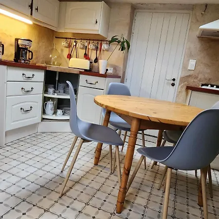 Maison Chaleureuse Et Familiale.