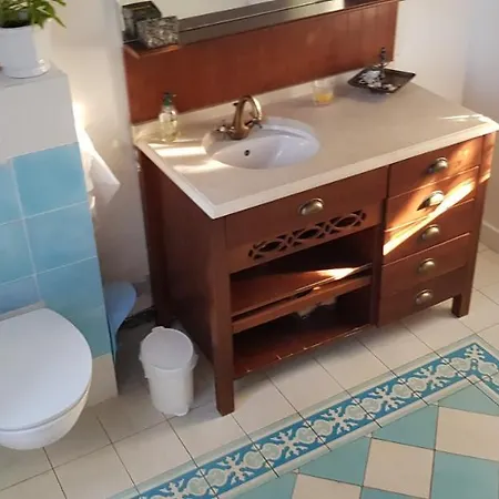 Maison Chaleureuse Et Familiale. * Nalliers (Vendee)