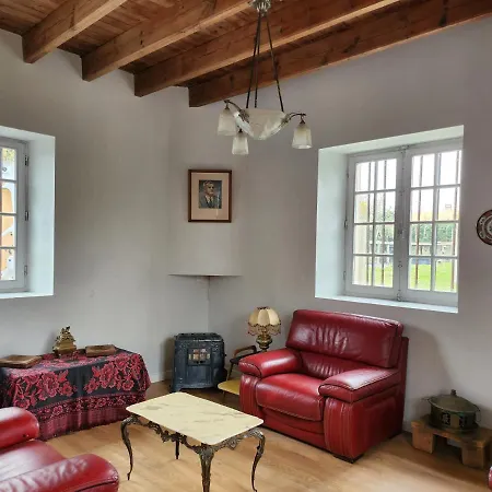 Maison Chaleureuse Et Familiale.