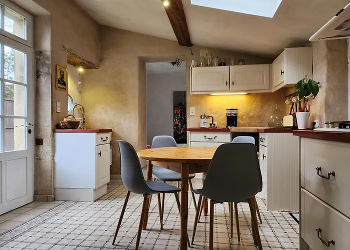 Maison Chaleureuse Et Familiale. Semesterbostad Nalliers (Vendee)