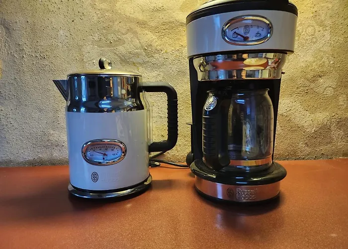 Maison Chaleureuse Et Familiale. Nalliers (Vendee)